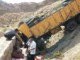 جاده بوشهر - شیراز باز هم حادثه آفرید سقوط کامیون در محور برازجان به کنارتخته+تصاویر